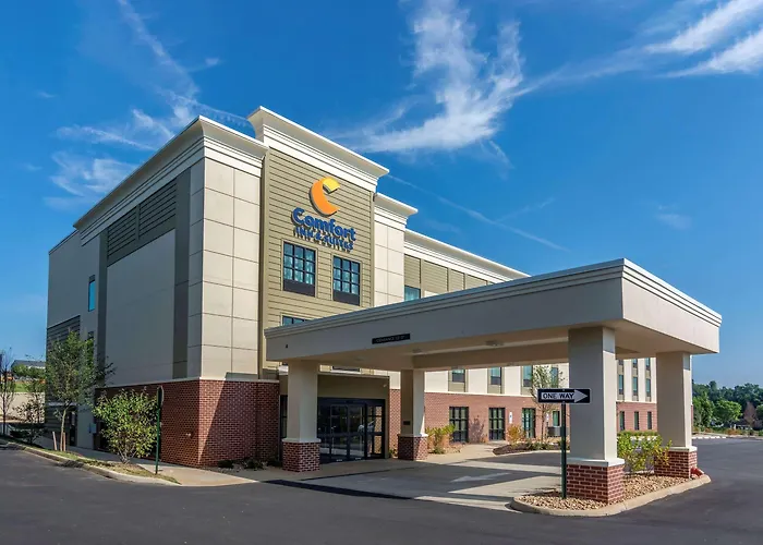 Airport Hotel: Comfort Inn & Suites Charlottesville Hollymead Town Center
